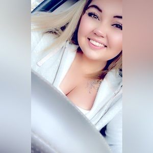 Meet your Posher, Katelynn